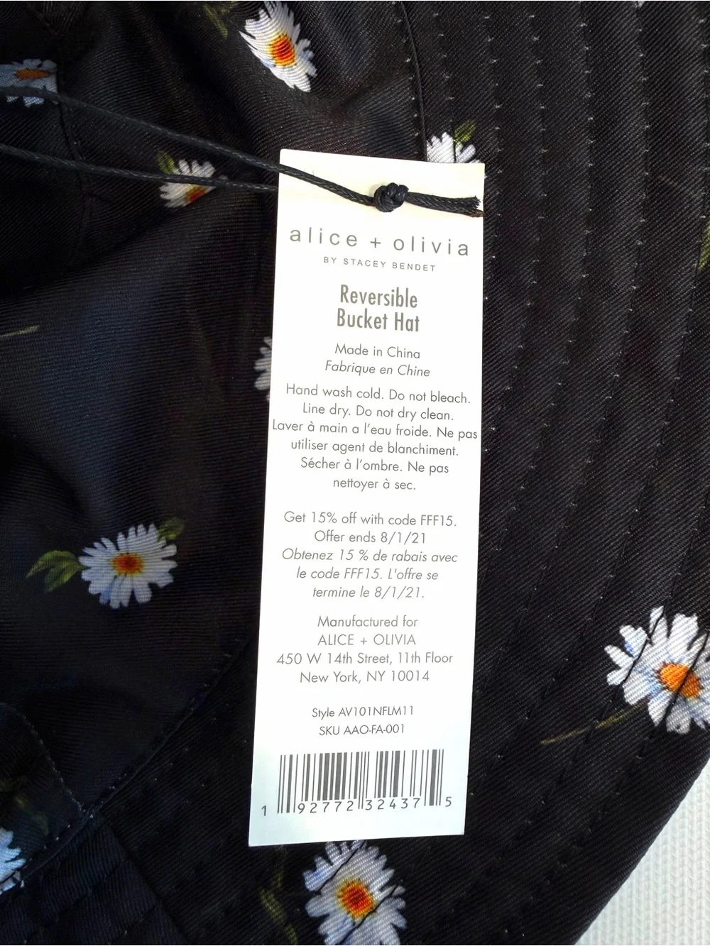 Alice + Olivia by Stacey Bendet black reversible daisy print bucket hat NWT
